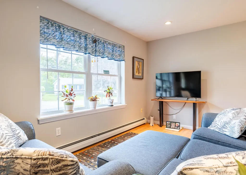 50 Glenwood Avenue Saco ME 04072
