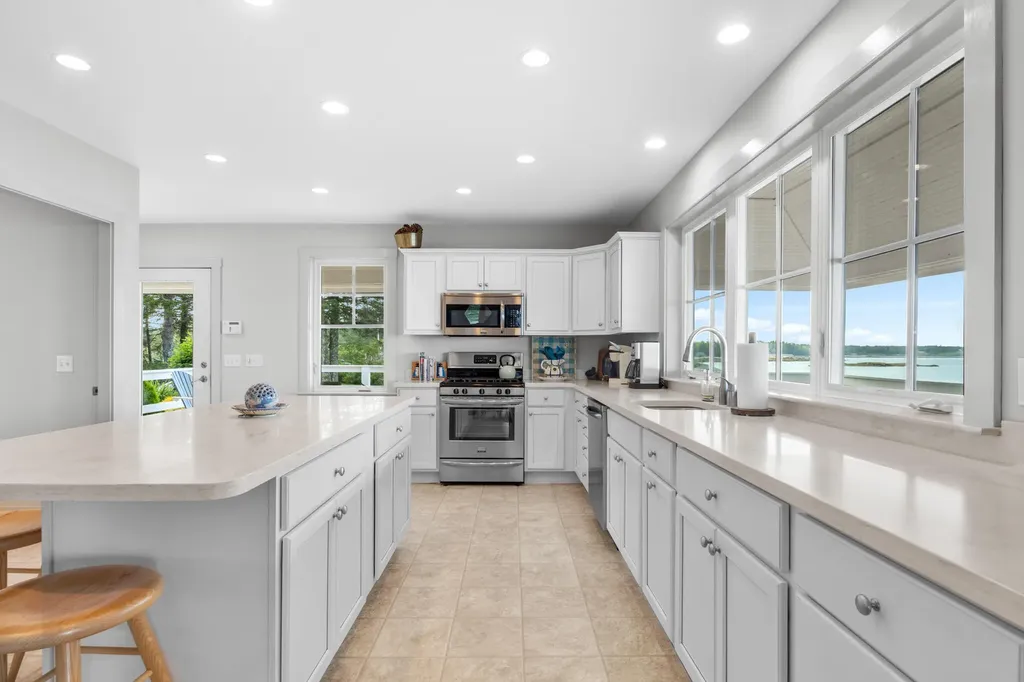 9 Elwell Point South Thomaston ME 04858