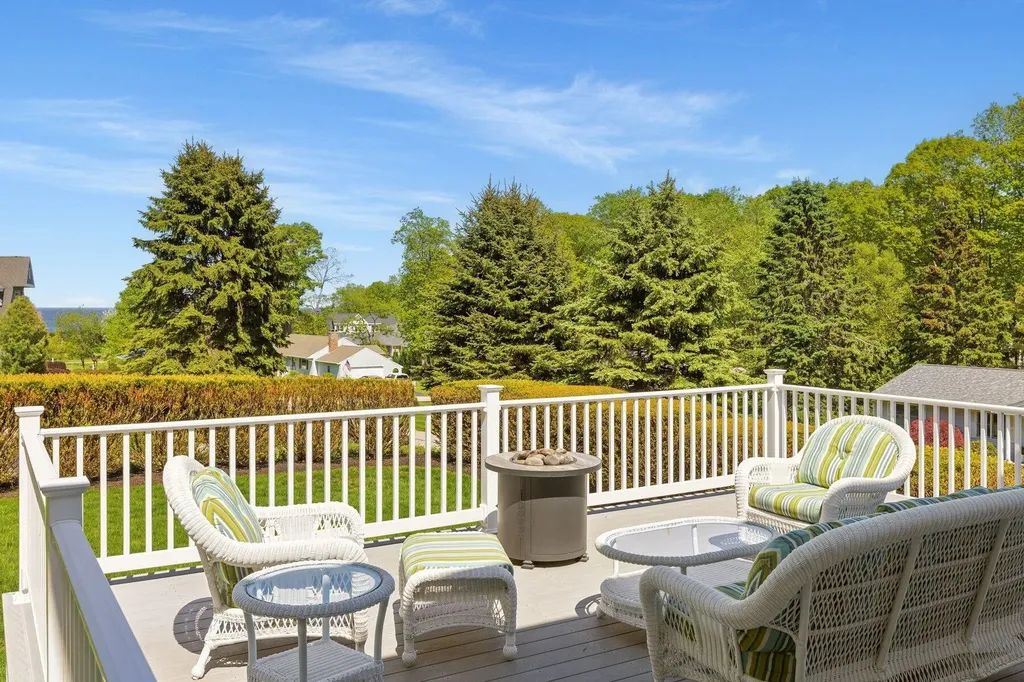13 Wavecrest Drive York ME 03909