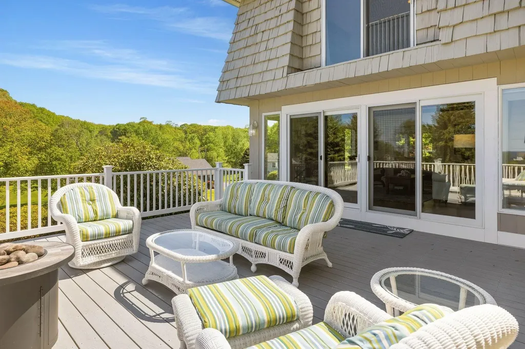 13 Wavecrest Drive York ME 03909