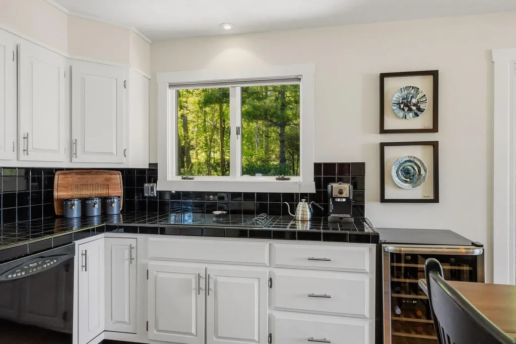 13 Wavecrest Drive York ME 03909
