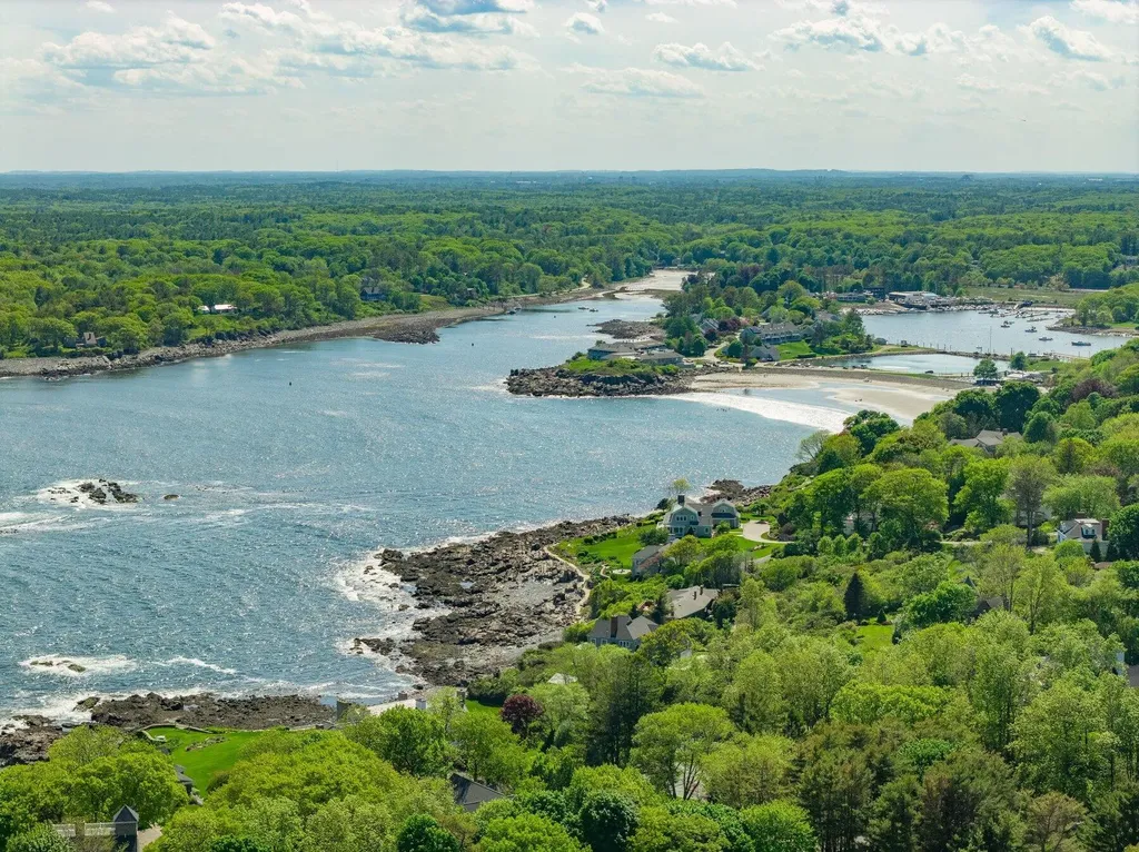 13 Wavecrest Drive York ME 03909