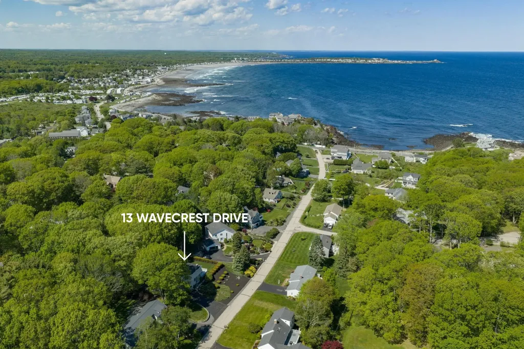 13 Wavecrest Drive York ME 03909