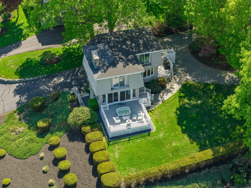 13 Wavecrest Drive York ME 03909