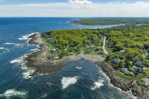 13 Wavecrest Drive York ME 03909