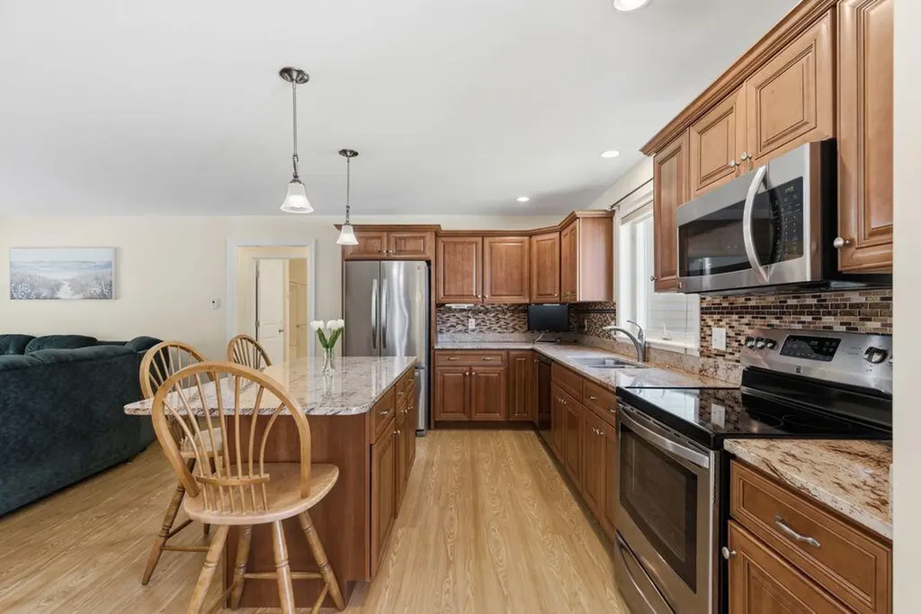 6 Berry Lane Biddeford ME 04005