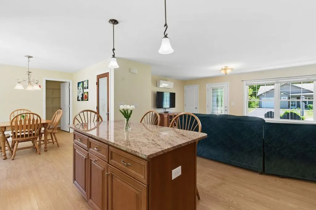 6 Berry Lane Biddeford ME 04005