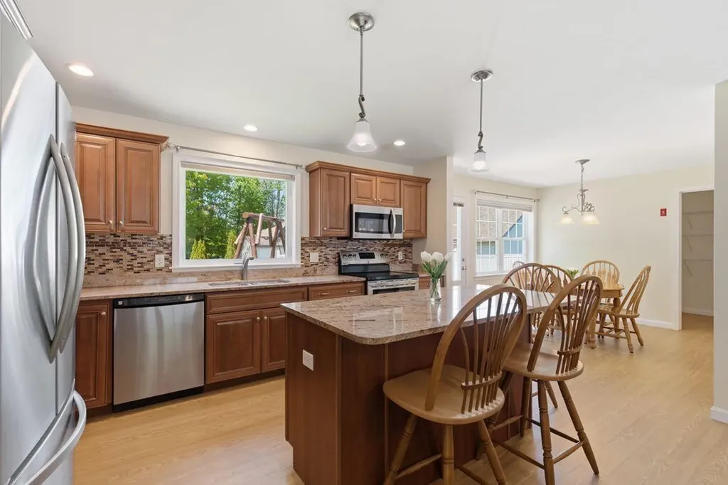 6 Berry Lane Biddeford ME 04005