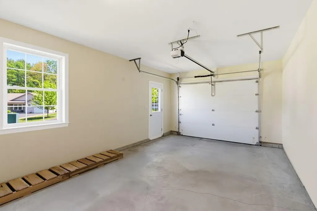 6 Berry Lane Biddeford ME 04005