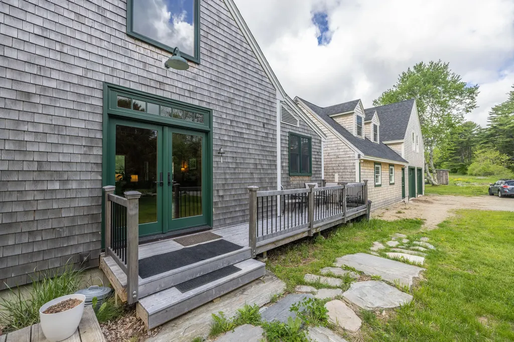 8 Simon Road Waldoboro ME 04572