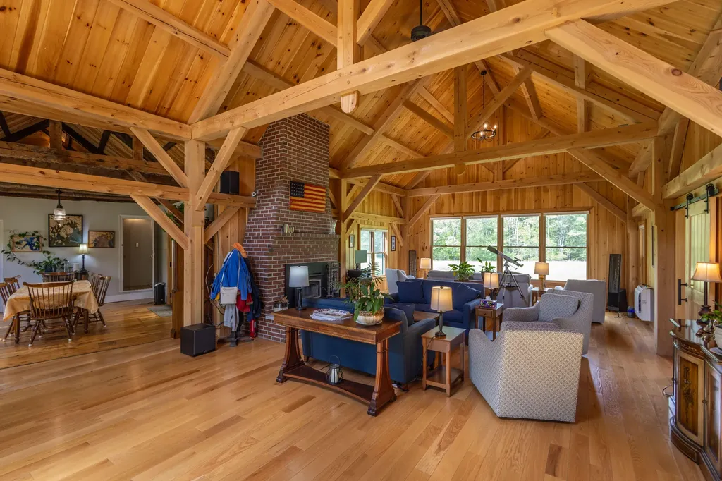 8 Simon Road Waldoboro ME 04572