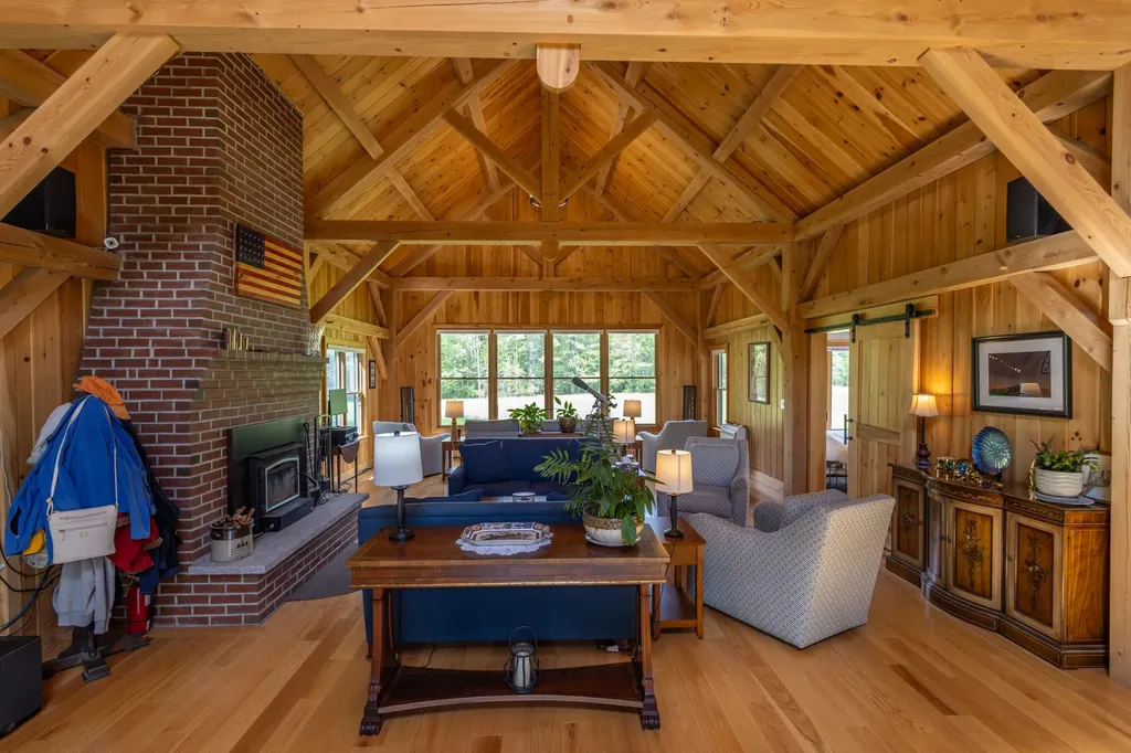 8 Simon Road Waldoboro ME 04572