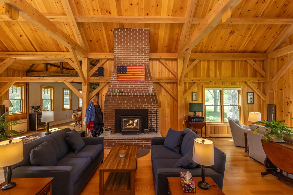 8 Simon Road Waldoboro ME 04572