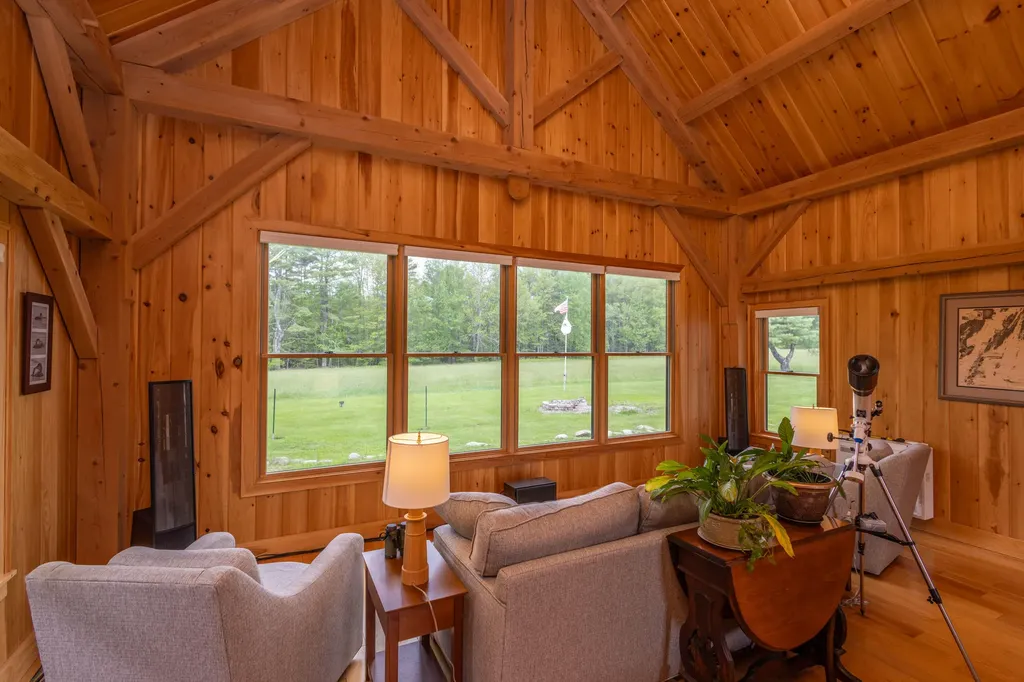 8 Simon Road Waldoboro ME 04572