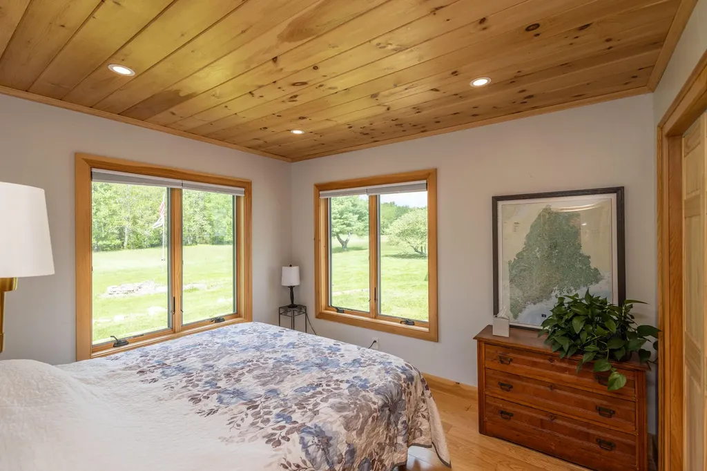 8 Simon Road Waldoboro ME 04572