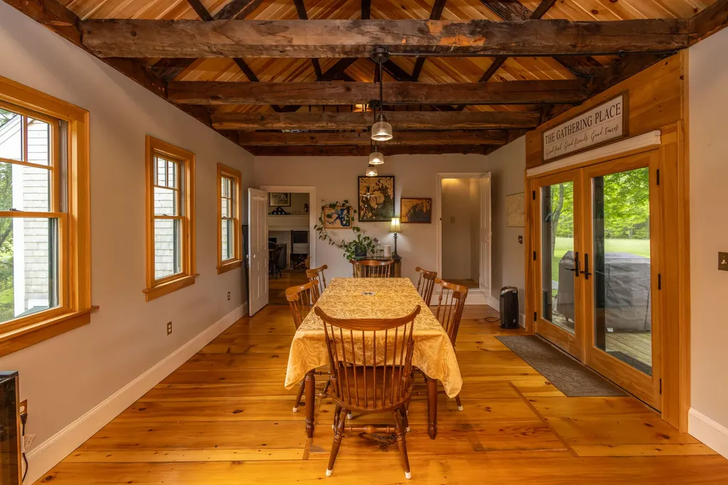 8 Simon Road Waldoboro ME 04572