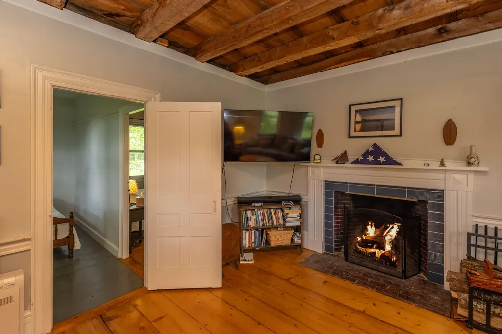 8 Simon Road Waldoboro ME 04572