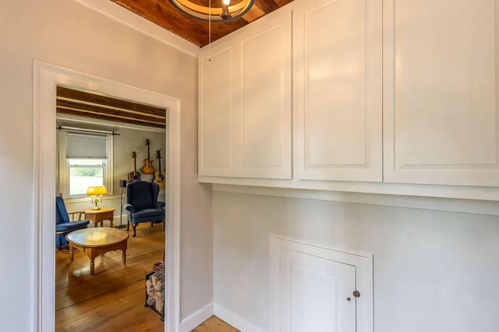 8 Simon Road Waldoboro ME 04572