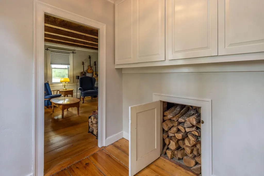 8 Simon Road Waldoboro ME 04572