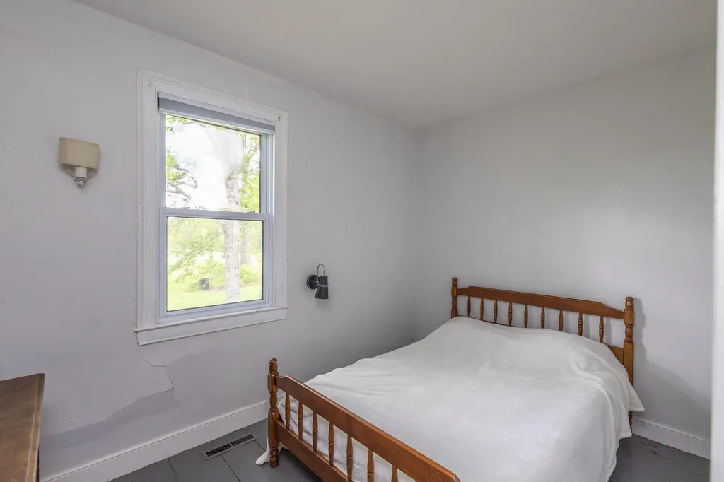 8 Simon Road Waldoboro ME 04572