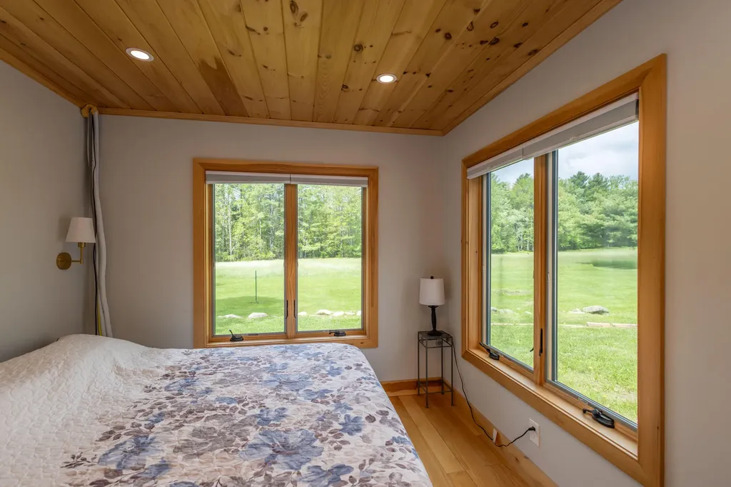8 Simon Road Waldoboro ME 04572