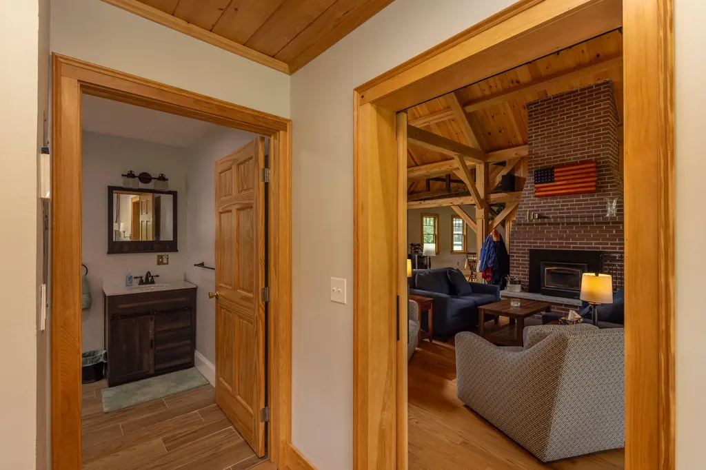 8 Simon Road Waldoboro ME 04572