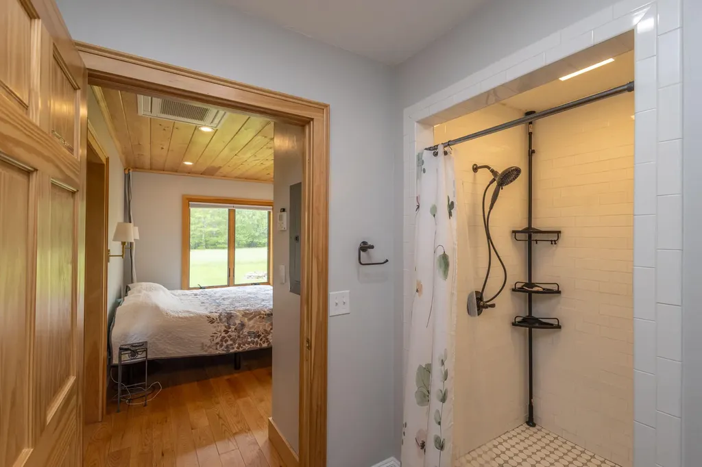 8 Simon Road Waldoboro ME 04572