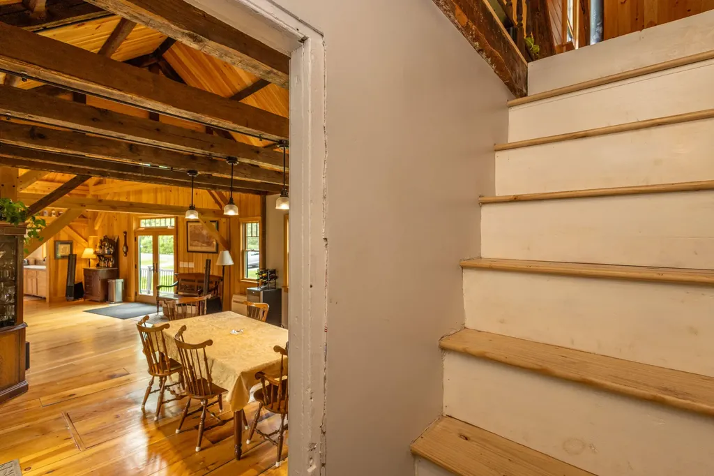8 Simon Road Waldoboro ME 04572