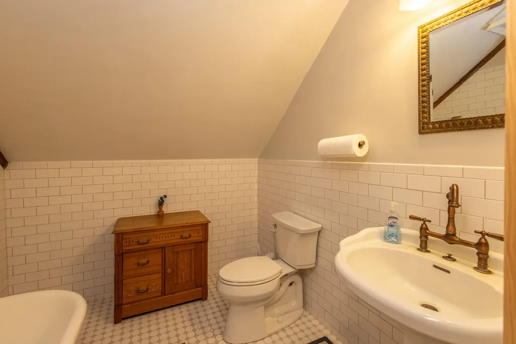 8 Simon Road Waldoboro ME 04572