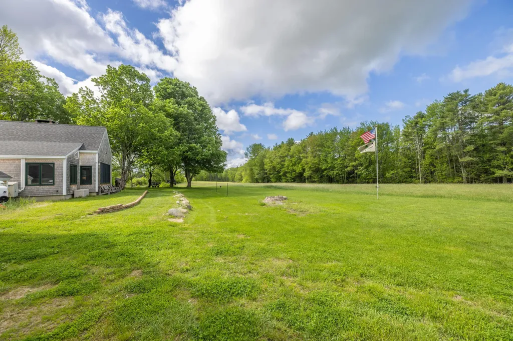 8 Simon Road Waldoboro ME 04572