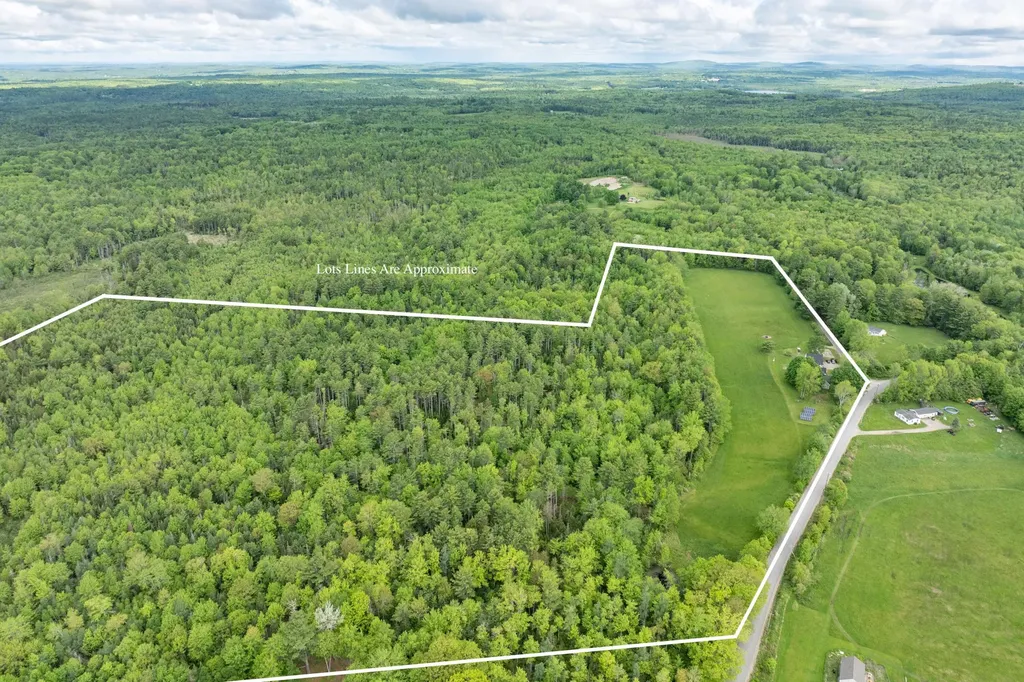 8 Simon Road Waldoboro ME 04572