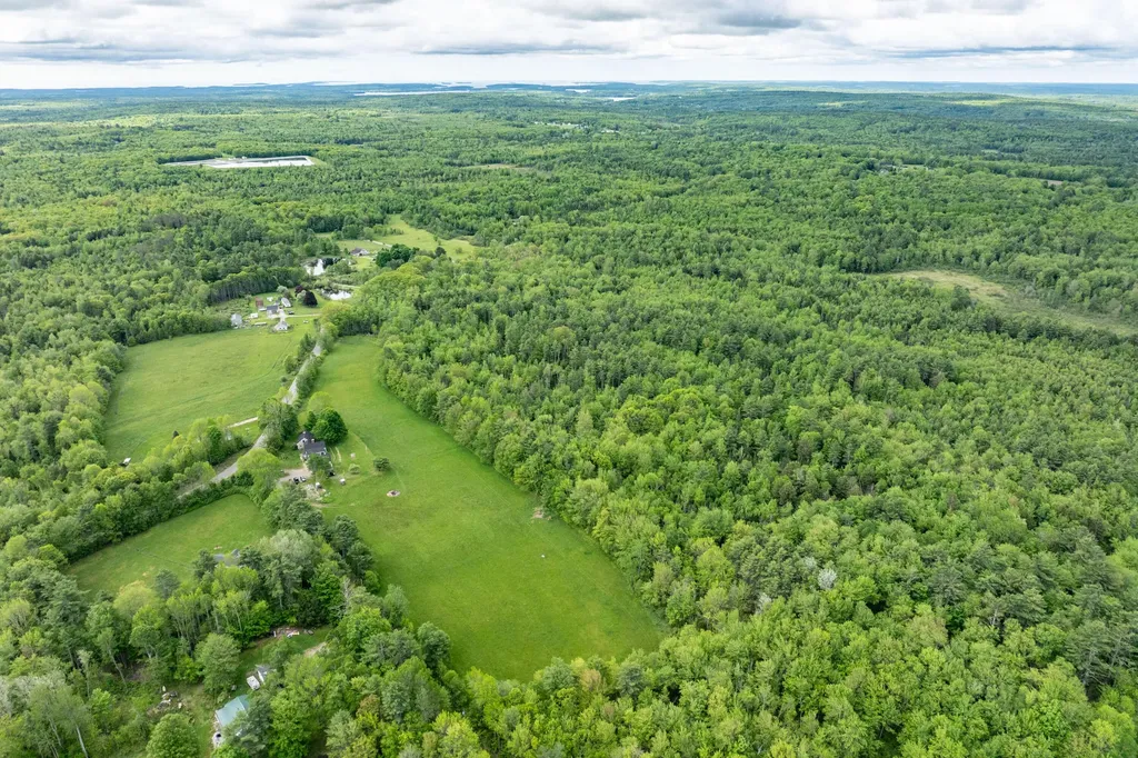 8 Simon Road Waldoboro ME 04572