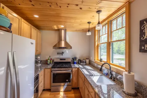 8 Simon Road Waldoboro ME 04572