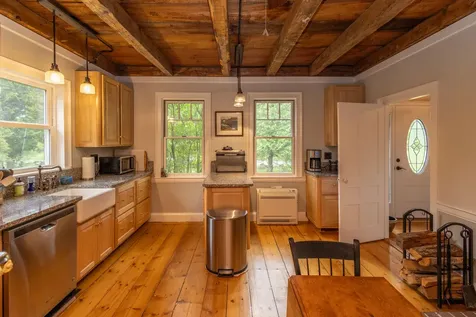8 Simon Road Waldoboro ME 04572