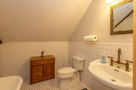 8 Simon Road Waldoboro ME 04572