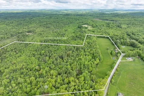 8 Simon Road Waldoboro ME 04572