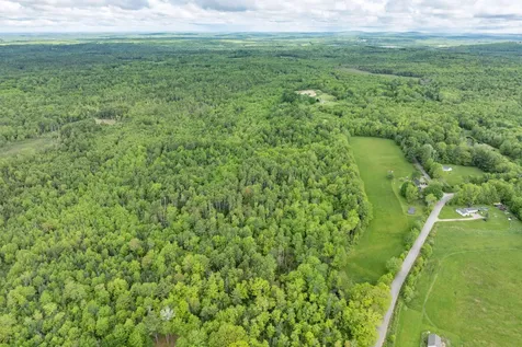 8 Simon Road Waldoboro ME 04572