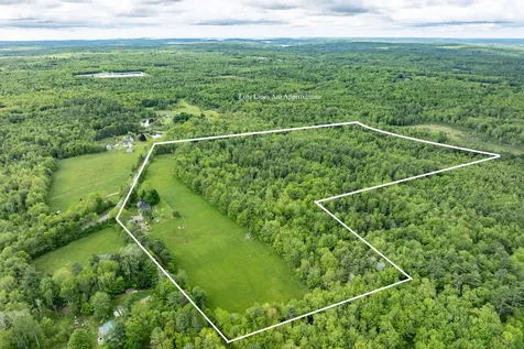 8 Simon Road Waldoboro ME 04572