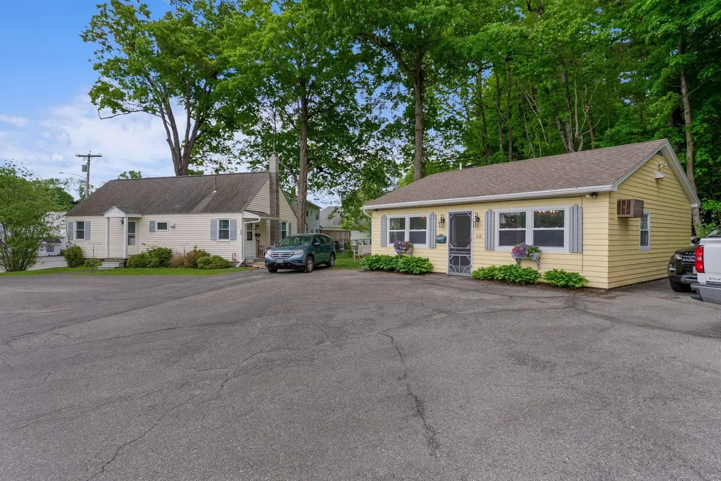 664 Maine Avenue Farmingdale ME 04344