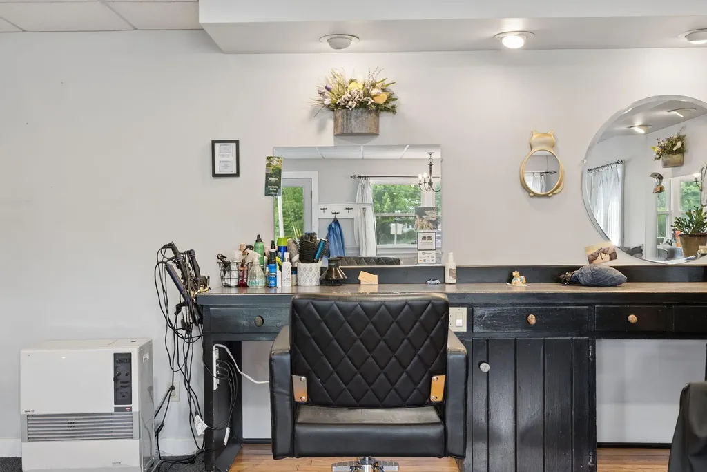 664 Maine Avenue Farmingdale ME 04344