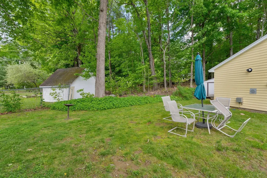 664 Maine Avenue Farmingdale ME 04344