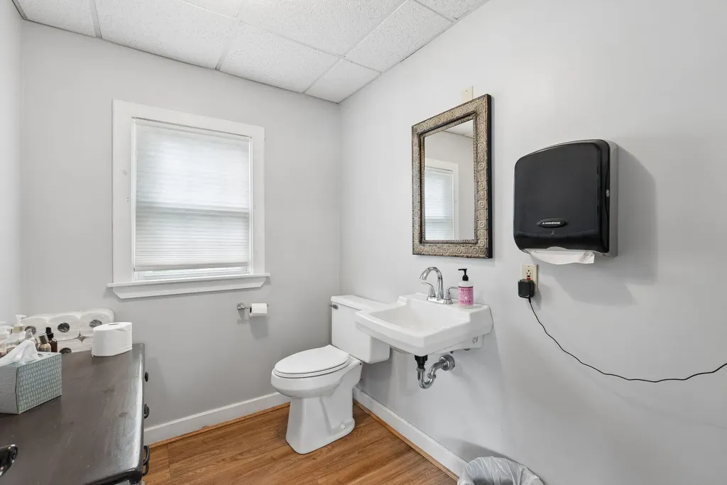 664 Maine Avenue Farmingdale ME 04344