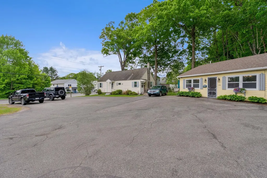 664 Maine Avenue Farmingdale ME 04344