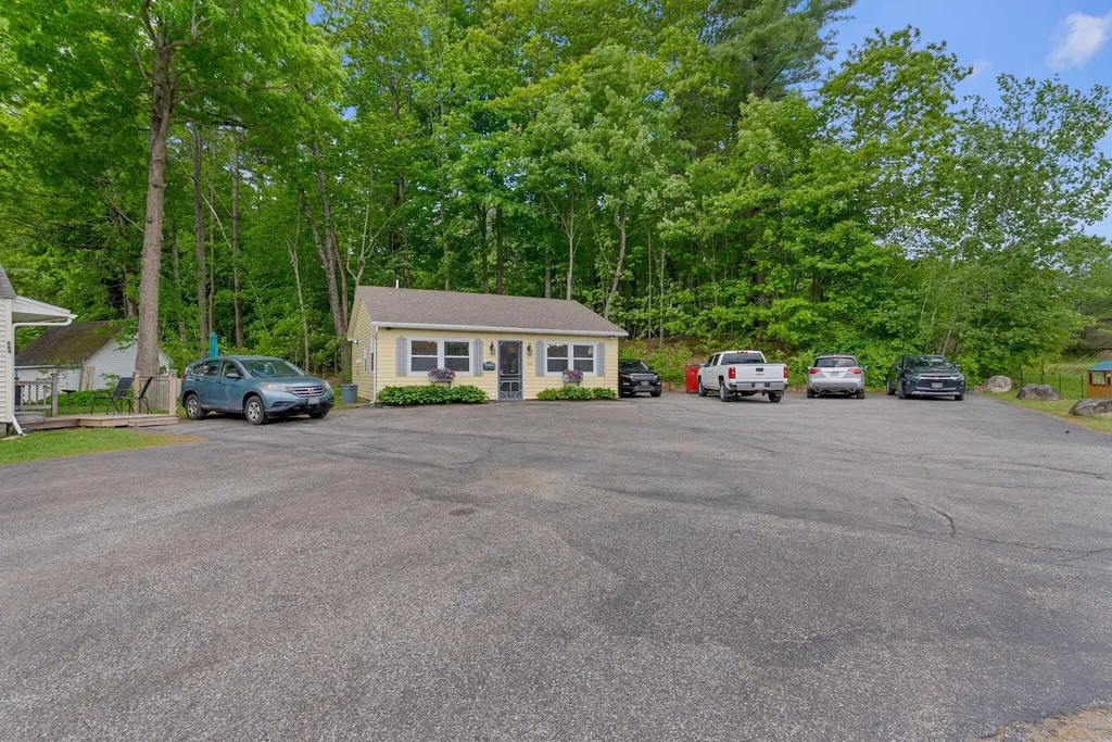 664 Maine Avenue Farmingdale ME 04344