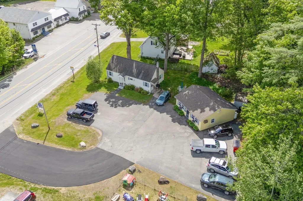 664 Maine Avenue Farmingdale ME 04344