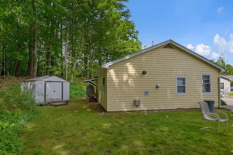664 Maine Avenue Farmingdale ME 04344