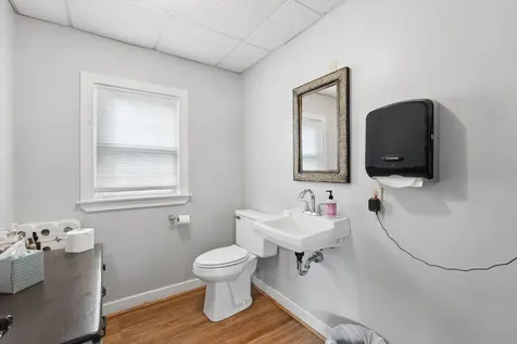 664 Maine Avenue Farmingdale ME 04344