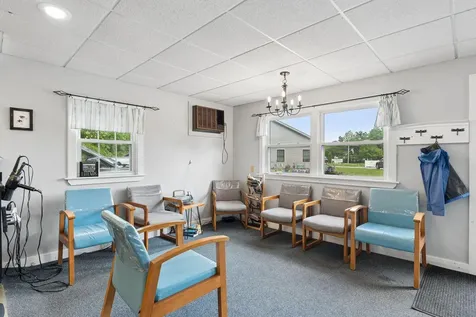 664 Maine Avenue Farmingdale ME 04344