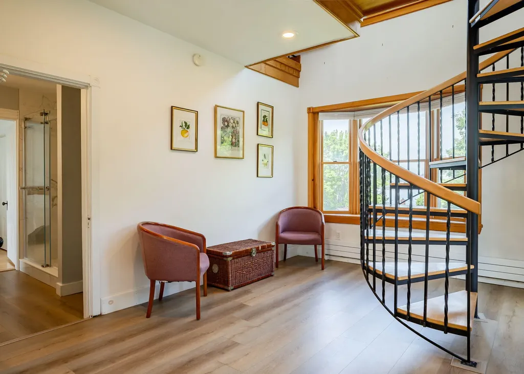 32 Clemons Street South Portland ME 04106