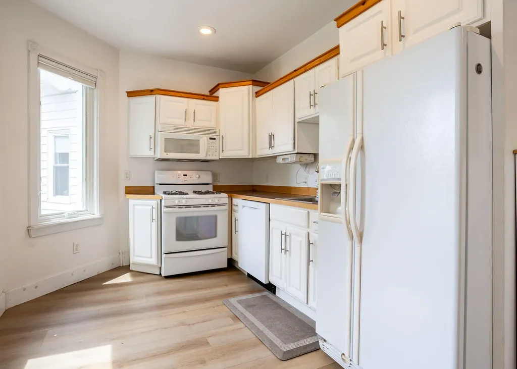 32 Clemons Street South Portland ME 04106